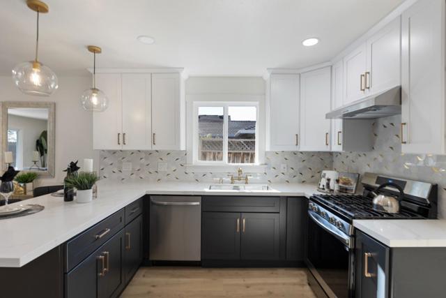 3004 Vistamont Drive, San Jose CA: https://media.crmls.org/mediaz/6412d08d-34fb-45e5-be35-f81f8913c46d.jpg