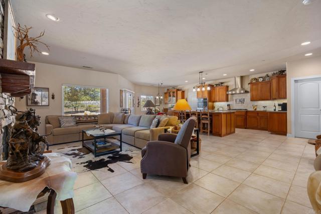 Detail Gallery Image 12 of 60 For 10204 Mount Olympus Valley Rd Rd, Fallbrook,  CA 92028 - 3 Beds | 2/1 Baths