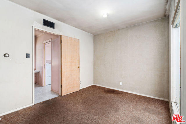 10101 Roscoe Boulevard photo 7