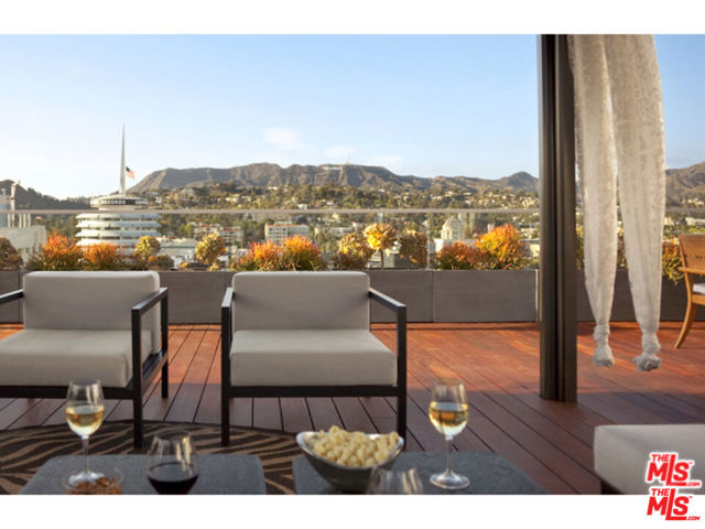 6250 HOLLYWOOD Boulevard, Los Angeles CA: https://media.crmls.org/mediaz/6414b779-1f9f-4320-af33-f225eb84e657.jpg