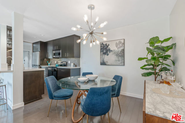 8535 W West Knoll Drive, West Hollywood CA: https://media.crmls.org/mediaz/64151907-ac3e-43d1-8100-4a4f8634c090.jpg