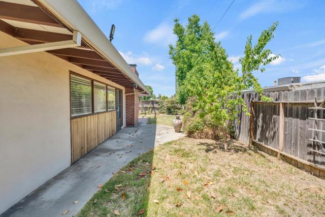 801 Douglas Street, West Sacramento CA: https://media.crmls.org/mediaz/641595d1-f716-4d6b-84cd-d36739b9f480.jpg
