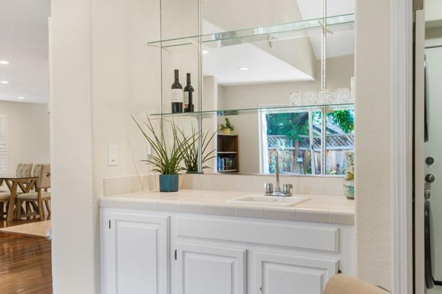 17992 Hillwood Lane, Morgan Hill CA: https://media.crmls.org/mediaz/6415e1fb-0593-480b-a23d-0977fdab7a3d.jpg