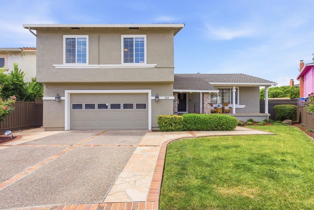 688 Dunraven Court