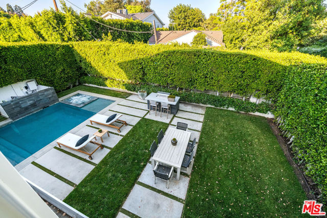 4402 Ledge Avenue, Toluca Lake CA: https://media.crmls.org/mediaz/6417d6b7-fdb5-4fbc-9532-f8f4f17ef255.jpg