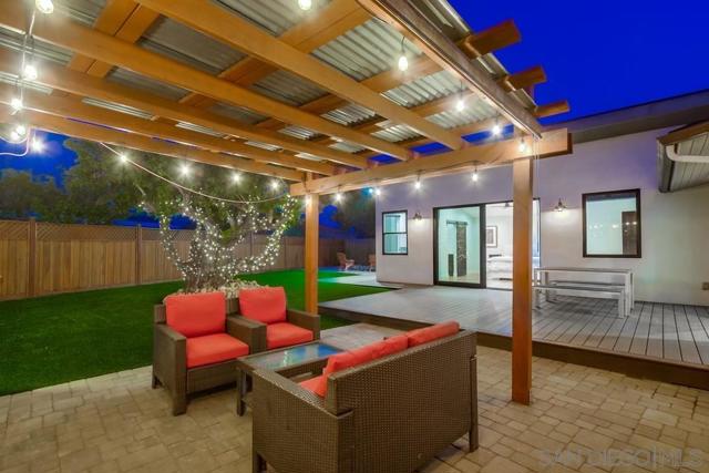 4471 Rolando Blvd, San Diego CA: https://media.crmls.org/mediaz/6418a9eb-1529-43ff-b9de-73061164bd98.jpg