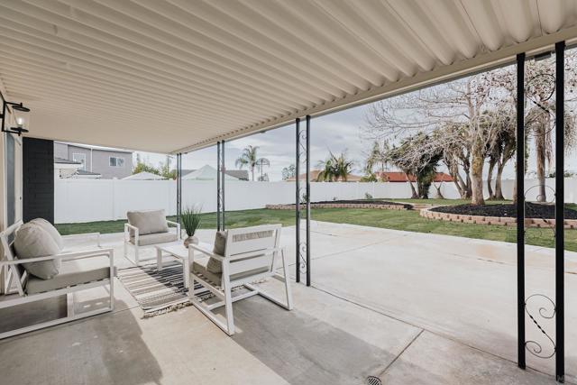 3624 Governor Dr, San Diego CA: https://media.crmls.org/mediaz/6418e2a5-2020-4a03-ab91-1cadcd29281a.jpg