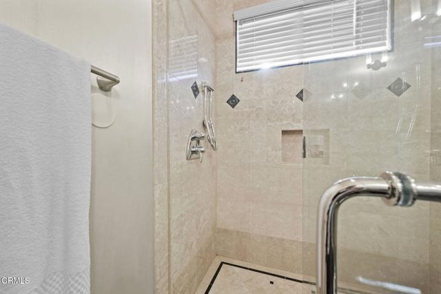 Detail Gallery Image 34 of 73 For 3263 New York Dr, Pasadena,  CA 91107 - 7 Beds | 5/1 Baths