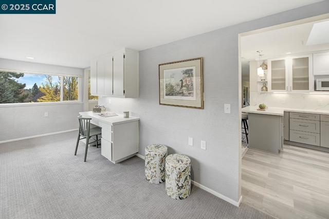 2900 Tice Creek Dr, Walnut Creek CA: https://media.crmls.org/mediaz/641a5aa8-5a63-4d78-9170-0d106be37911.jpg