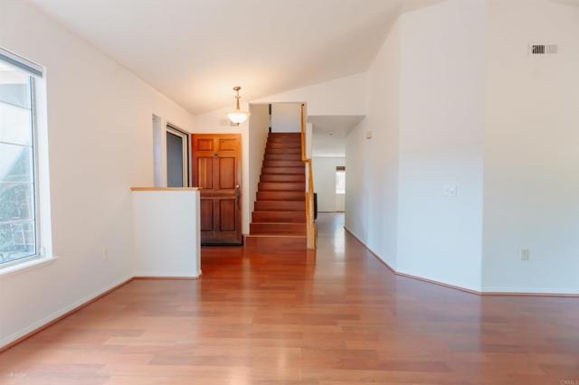 1715 Las Palmas Lane, Escondido CA: https://media.crmls.org/mediaz/641a87c4-c0ed-4955-90fe-7ccec68340e6.jpg