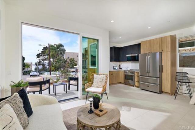 Detail Gallery Image 17 of 29 For 3901 Haines, San Diego,  CA 92109 - – Beds | – Baths