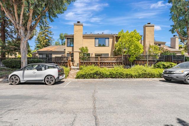 6698 Buggywhip Court, San Jose CA: https://media.crmls.org/mediaz/641b2fa2-eaaf-418c-8558-d6e2406c8ab3.jpg
