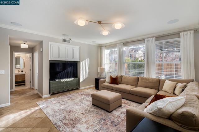 84 Plumeria Ct, Danville CA: https://media.crmls.org/mediaz/641b8177-ecd3-4fc3-8e16-ad403c394e56.jpg