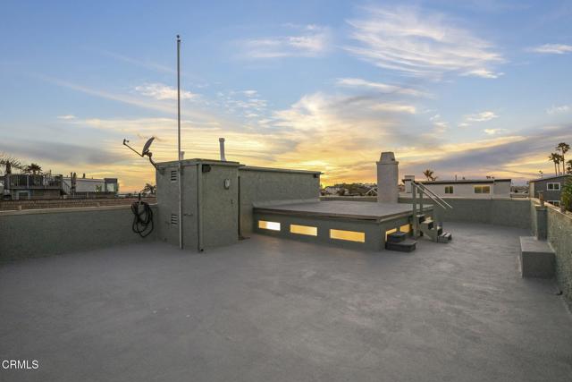 124 San Clemente Avenue, Oxnard CA: https://media.crmls.org/mediaz/641c851a-40b7-42be-923e-0531ffea44d3.jpg