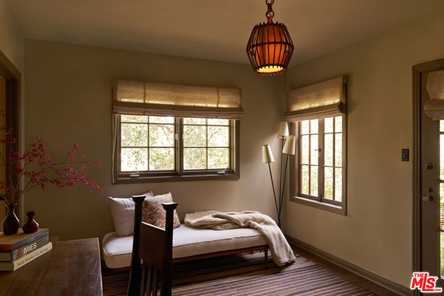 Image 18 of 35 For 1960 Escarpa Drive