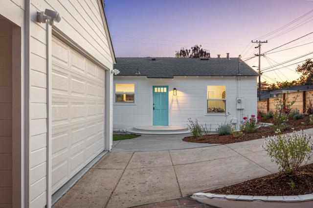 148 Reed Way, Santa Cruz CA: https://media.crmls.org/mediaz/641d6ded-08b6-4121-8092-12a859e6425a.jpg
