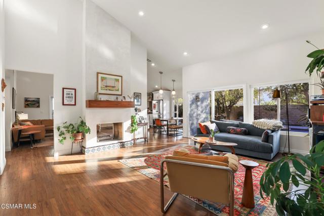 3348 Holloway Street, Newbury Park CA: https://media.crmls.org/mediaz/641d81d0-015f-4d0a-8665-3914f33dc6bb.jpg