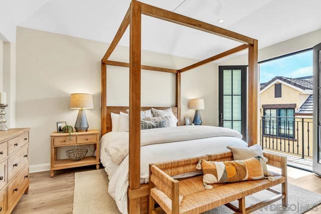 726 Silver Street, La Jolla CA: https://media.crmls.org/mediaz/641daa32-ea48-4321-96ed-668f20a768be.jpg