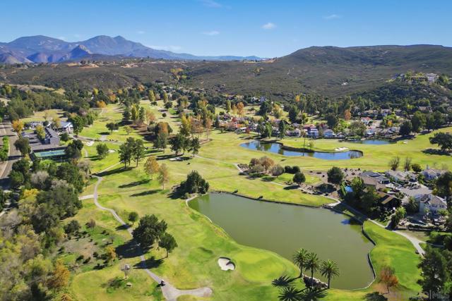 16120 Poderio Ct., Ramona CA: https://media.crmls.org/mediaz/641e1596-c94a-4771-9305-7dce41fe1c07.jpg