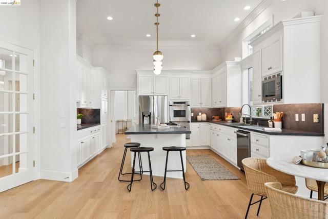 Image 25 of 57 For 23 Valant Place