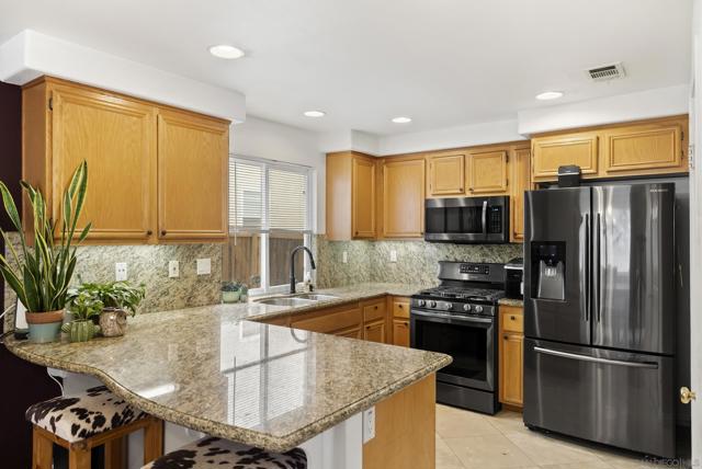5562 Vista San Simeon, San Diego CA: https://media.crmls.org/mediaz/641e2802-5b85-401f-82f5-66a7ed3152cd.jpg