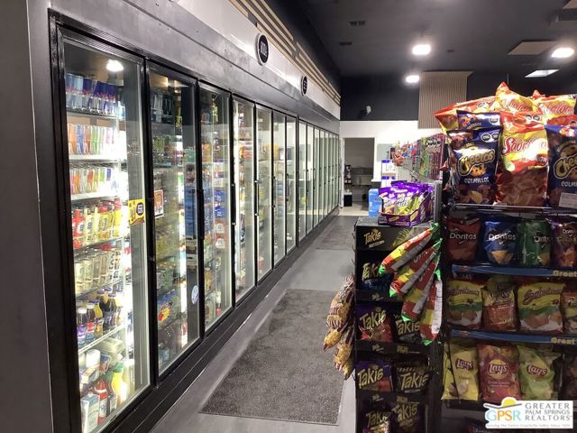 19345 Indian Canyon, Palm Springs CA: https://media.crmls.org/mediaz/641e4ddd-9770-4378-9338-0b5cd8834102.jpg