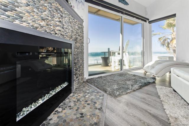 706 Ocean Ln, Imperial Beach CA: https://media.crmls.org/mediaz/641e6164-64bd-4ce2-aea4-44561483c241.jpg