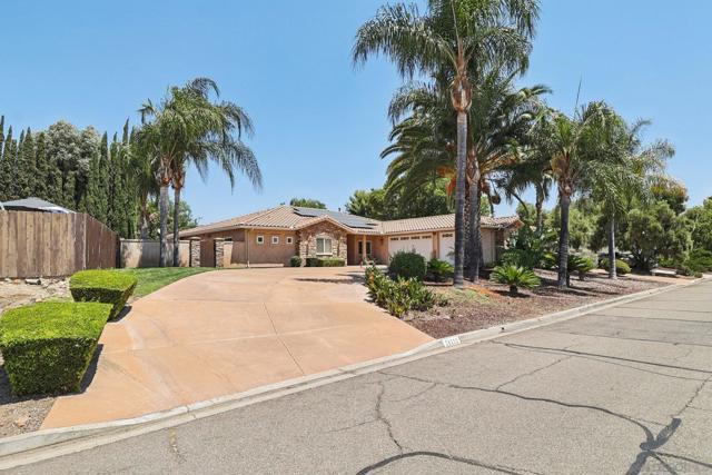 16112 Arena Drive, Ramona CA: https://media.crmls.org/mediaz/641e94b7-f068-4448-b246-4cd487b75542.jpg