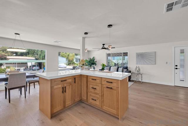 1120 Pepper Dr, El Cajon CA: https://media.crmls.org/mediaz/641f1b1a-5bb3-4aaf-805c-706b5010dc41.jpg