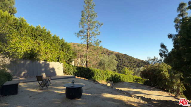 26533 Ocean View Drive, Malibu CA: https://media.crmls.org/mediaz/641f563e-4596-4a6c-9964-4d36d7e9d94b.jpg