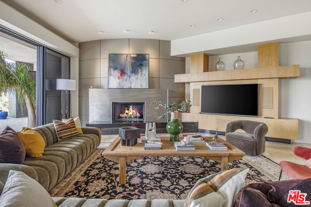 MLS #25581721 image #12