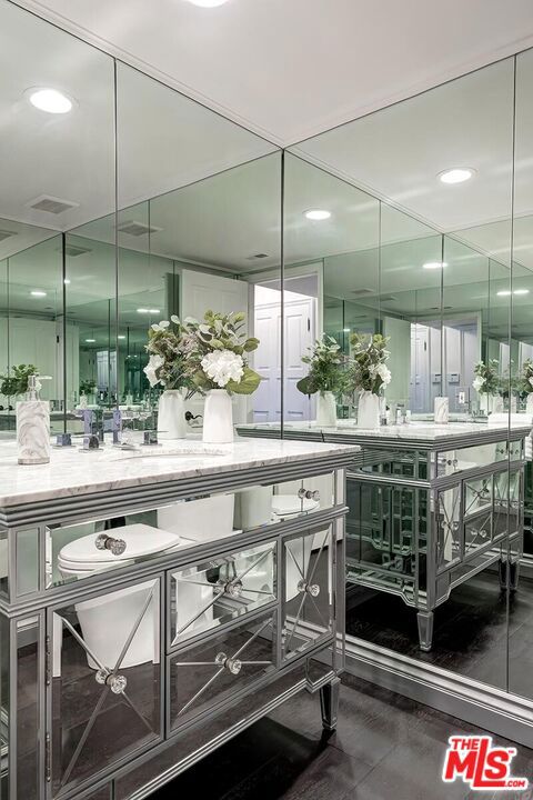 Drew Fenton | 1060 Chantilly Road Los Angeles CA | MLS: 7551623