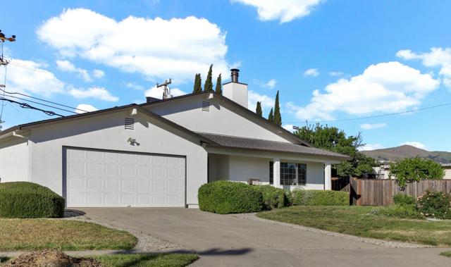 42948 Applewood Street, Fremont CA: https://media.crmls.org/mediaz/6420b13d-3a0d-40a9-a9e8-4b8cfe6ad0c6.jpg
