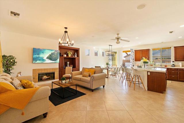 47450 Manteca Court, Indio CA: https://media.crmls.org/mediaz/64211a33-060a-42e1-8ec8-8d3761a283b4.jpg