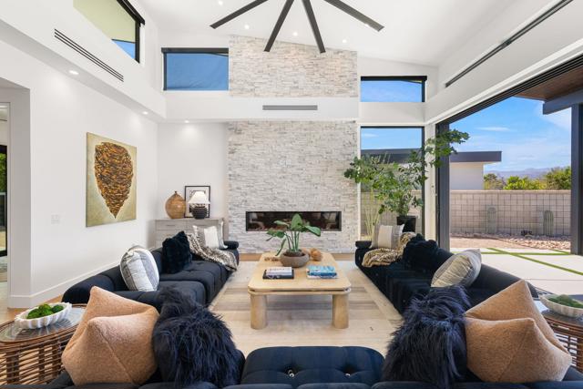 3 Siena Vista Court, Rancho Mirage CA: https://media.crmls.org/mediaz/64218458-18c1-4b70-8cfa-e14d795aefc1.jpg