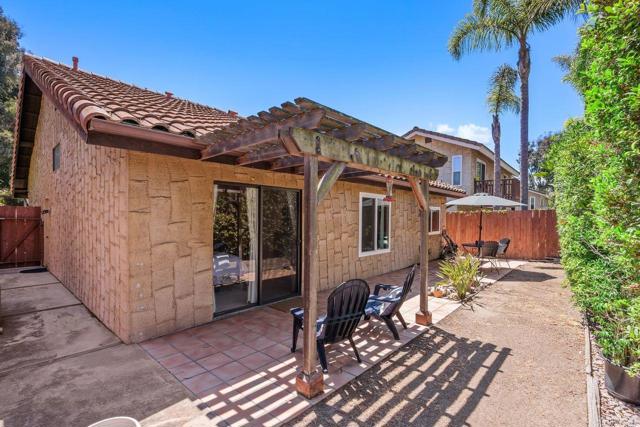1440 Tennis Match Way, Encinitas CA: https://media.crmls.org/mediaz/6421bca0-9e72-43ae-886b-500aac924ef5.jpg