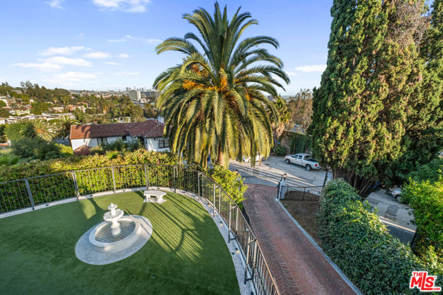 6801 Iris Circle, Los Angeles CA: https://media.crmls.org/mediaz/64220769-c884-4f56-ae48-66b42d276261.jpg