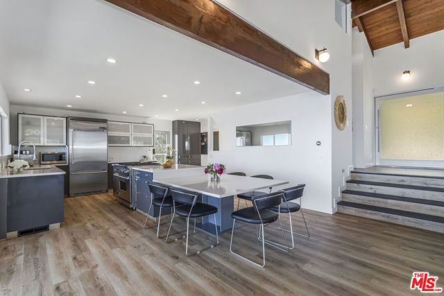 32701 Vista De Los Ondas Street, Malibu CA: https://media.crmls.org/mediaz/64222b00-0100-4ad6-bdc7-cb5783b40c37.jpg