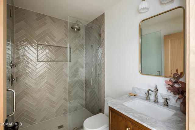 24005 Clarington Drive, West Hills CA: https://media.crmls.org/mediaz/64223112-cb78-40b3-a52a-4631cef34eb1.jpg