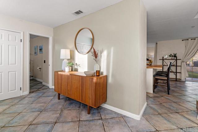 Detail Gallery Image 7 of 52 For 16403 Arena Dr., Ramona,  CA 92065 - 4 Beds | 3/1 Baths