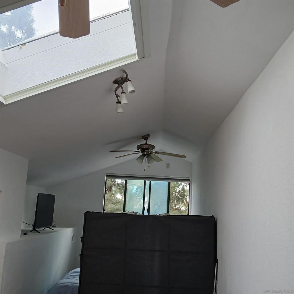 MLS #250024635SD img 4