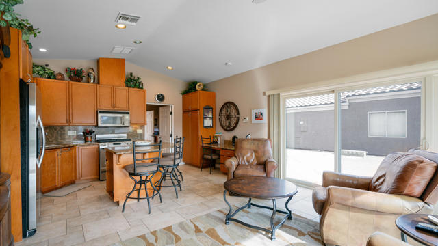 86169 Arrowood Avenue, Coachella CA: https://media.crmls.org/mediaz/64230bcd-66ef-4110-b396-e06529545880.jpg