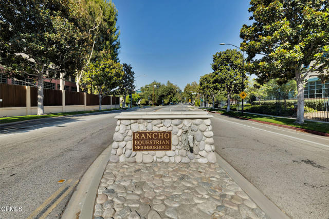 410 W Spazier Avenue, Burbank CA: https://media.crmls.org/mediaz/64233a1d-30a4-4e2f-949b-86294e202590.jpg