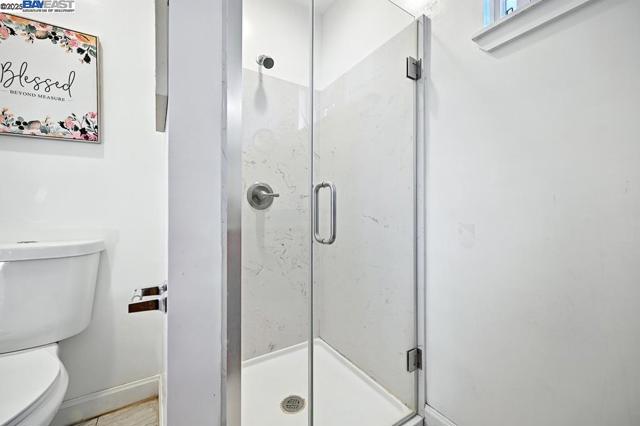 3419 Del Valle Cir, San Leandro CA: https://media.crmls.org/mediaz/6423868f-a60e-4edc-8025-1b6253d49f54.jpg