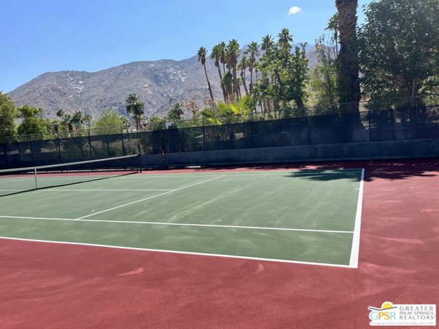 1816 N Mira Loma Way, Palm Springs CA: https://media.crmls.org/mediaz/64238769-70ef-4992-a649-805c3a9be246.jpg