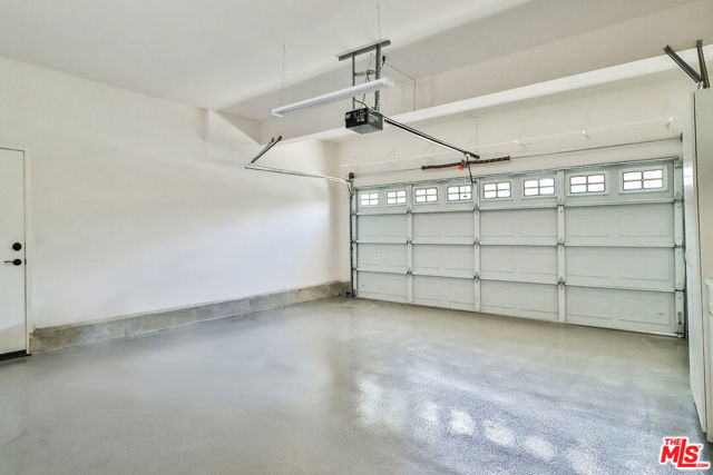 2857 Limestone Drive, Thousand Oaks CA: https://media.crmls.org/mediaz/6423c594-ab9f-4d9b-80dd-e272ed366ac7.jpg