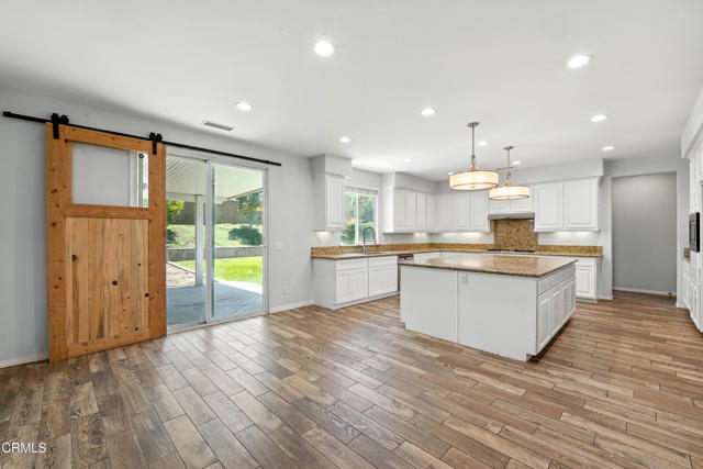 29039 Shorecliff Circle, Menifee CA: https://media.crmls.org/mediaz/6423df91-2a84-4718-ba05-86839236addd.jpg