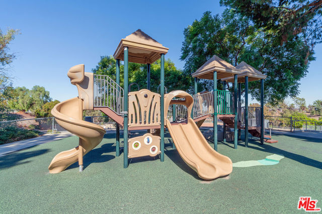 669 W Sepulveda Street, San Pedro CA: https://media.crmls.org/mediaz/64244b1f-93e7-43a0-9389-e4d16e2ce07a.jpg