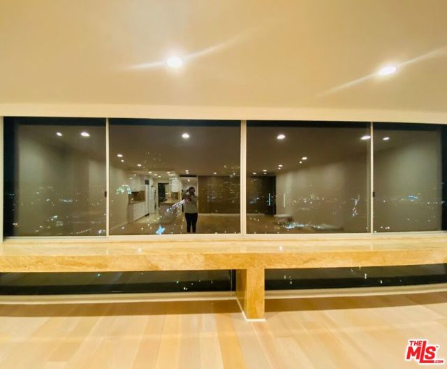 2220 Avenue Of The Stars, Los Angeles CA: https://media.crmls.org/mediaz/6424bc20-0877-4481-8094-7df3e535e4a0.jpg