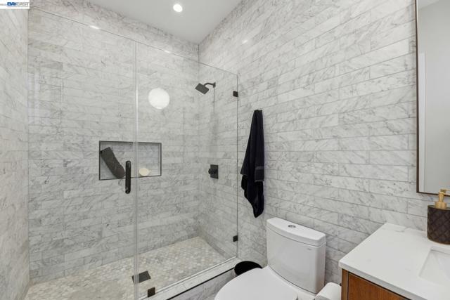 Image 33 of 45 For 1841 Vine St